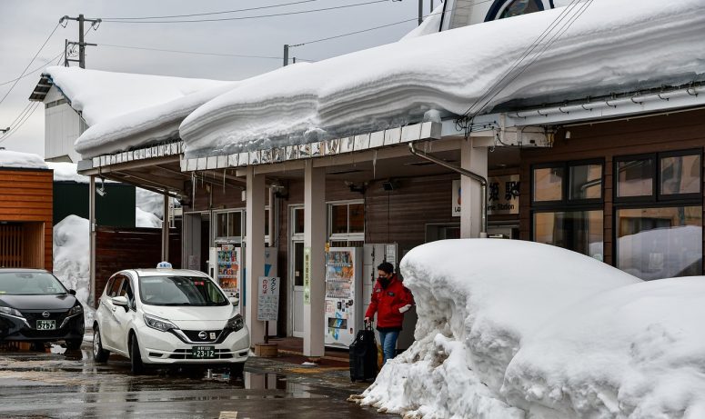 雪積もる